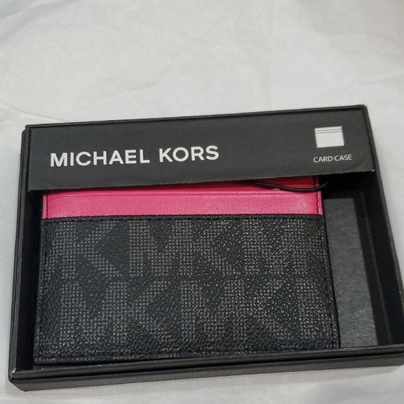 Michael Michael kors black monogram pink dragonfruit trim jet set card case new‎ - Picture 1 of 9